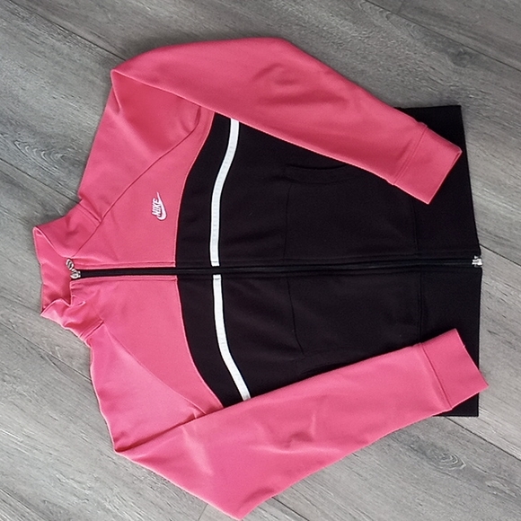 Nike Sweaters - Nike Zip Up Sweater